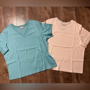 2 Denim & Co Short Sleeve Shirts V-Neck Crochet Neckline Women 2XL White Blue